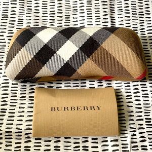 {Burberry} Glasses case!